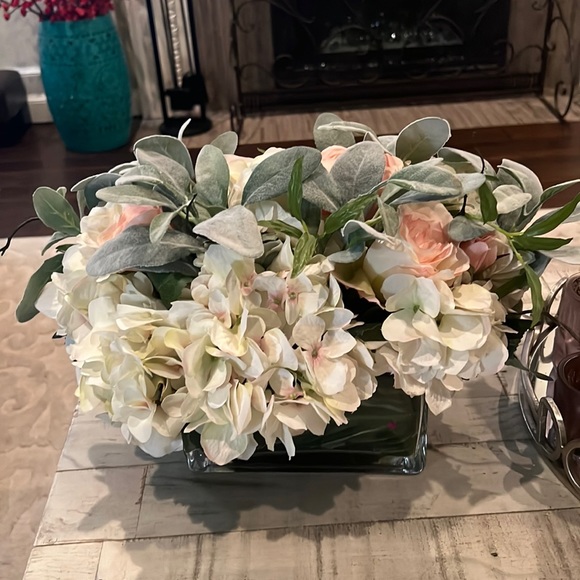 Gorgeous high quality flower arrangement - Picture 4 of 13